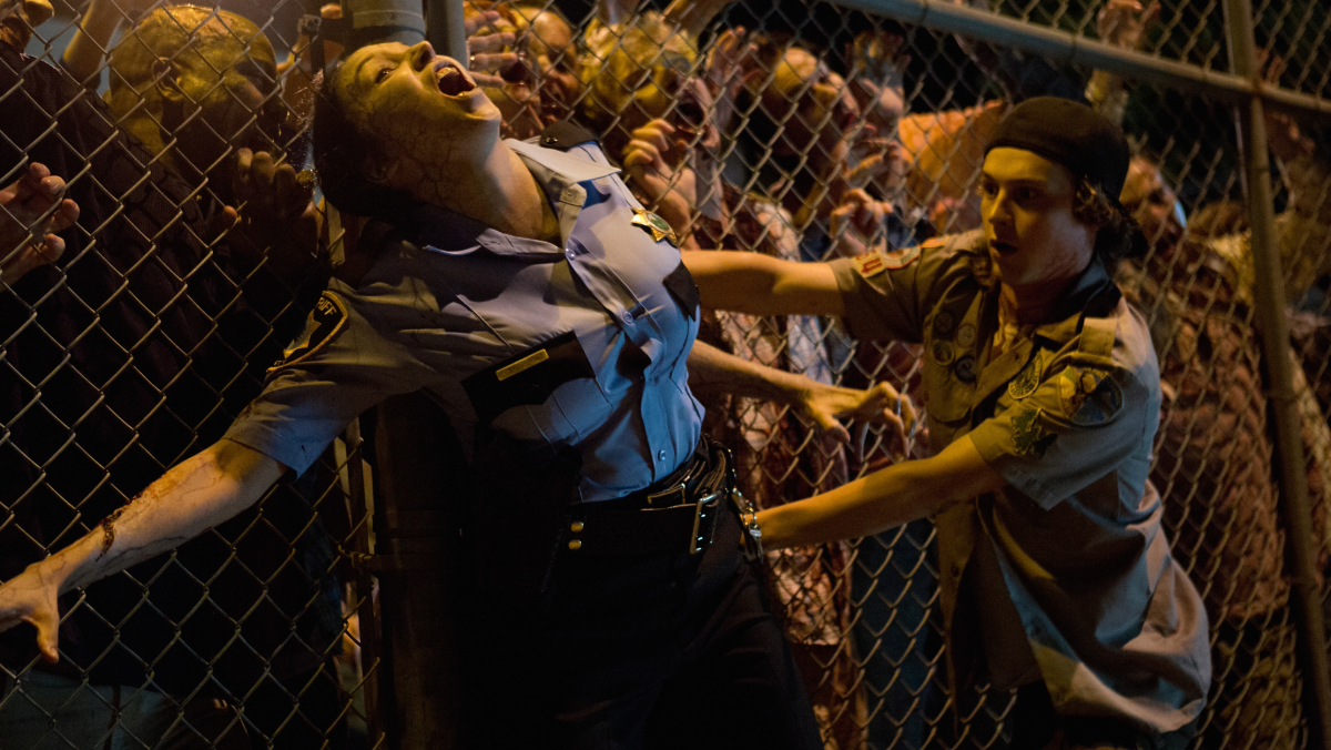 Scouts Guide to the Zombie Apocalypse (2015) review