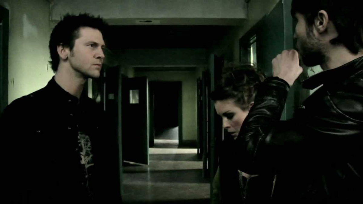 Grave Encounters (2011) review