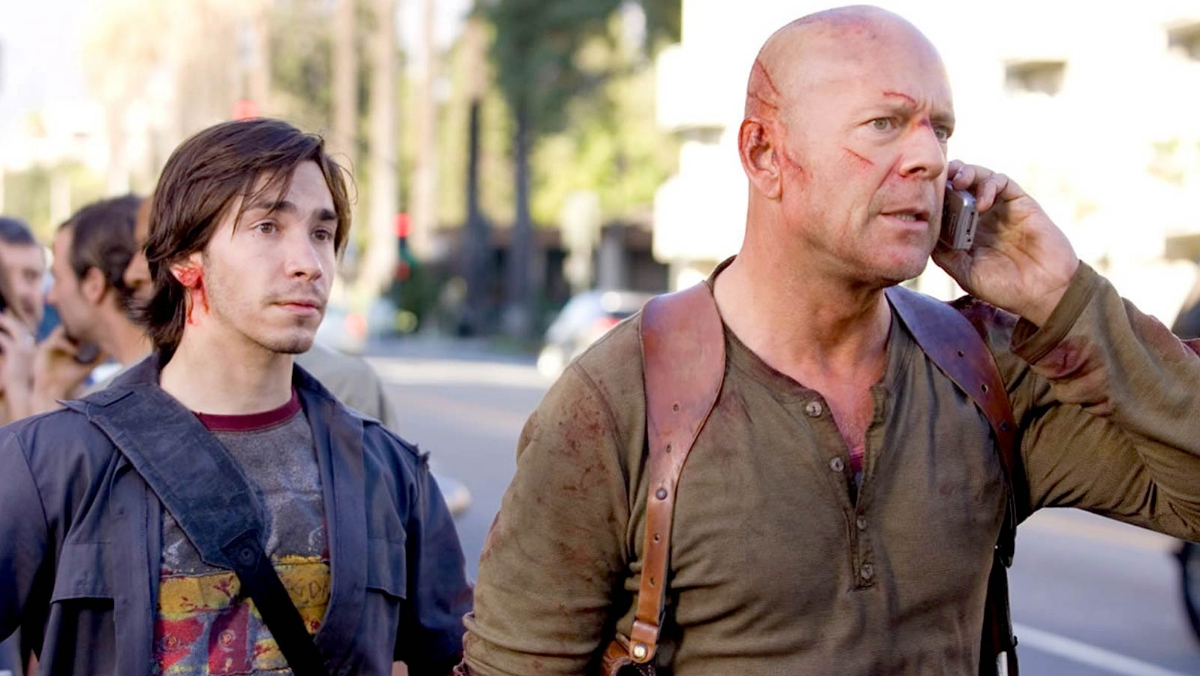 Live Free or Die Hard (2008) review