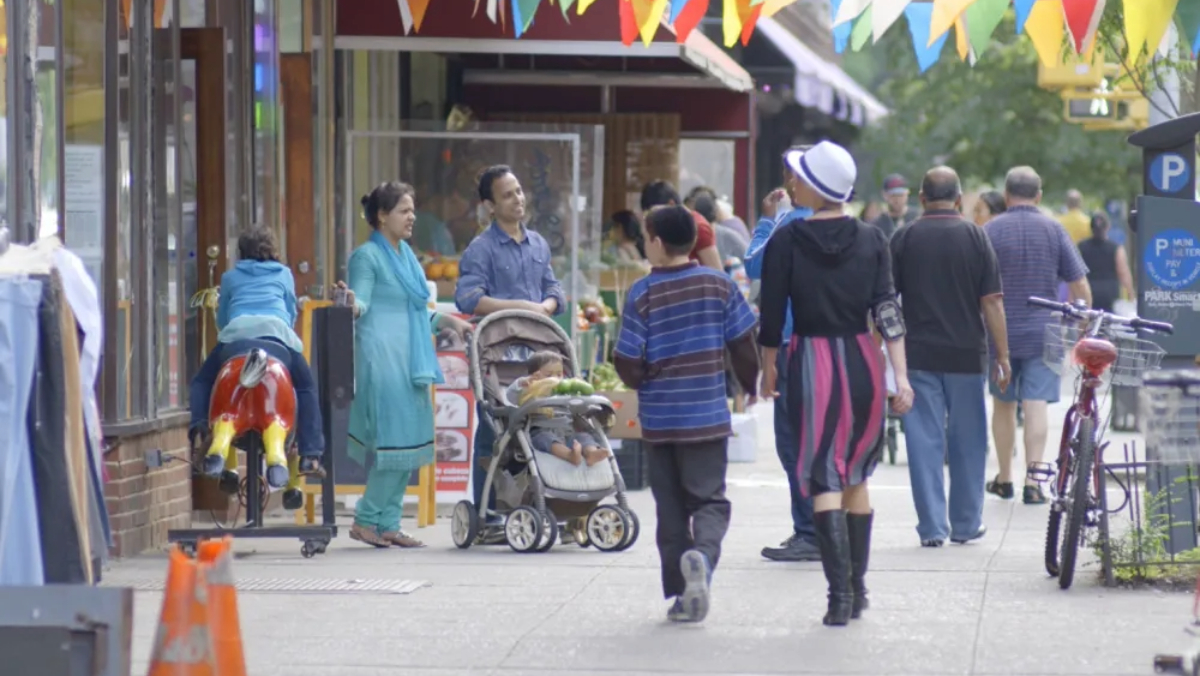 In Jackson Heights (2015) review