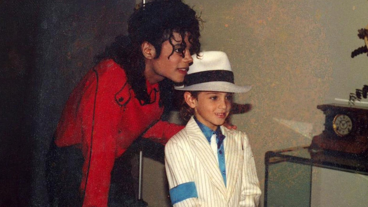 Leaving Neverland (2019) review