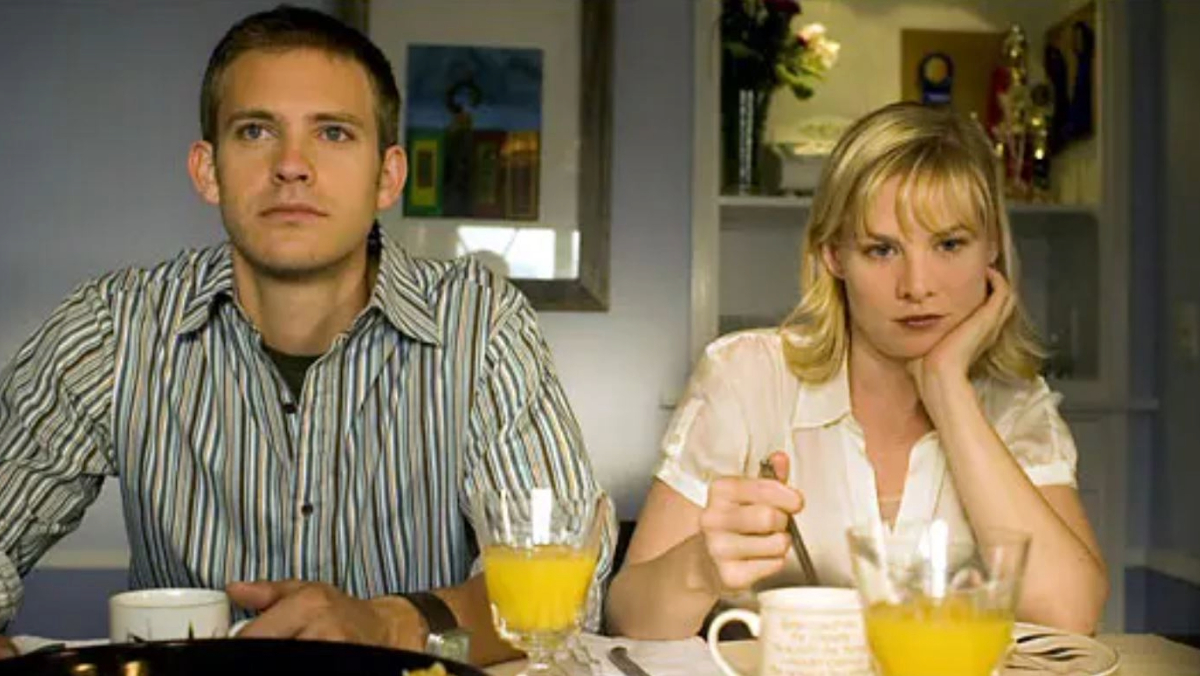 Sleeping Dogs Lie (2006) review